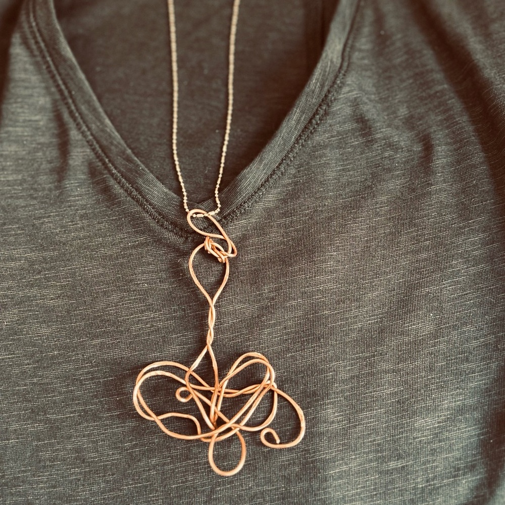 Elegant Copper Wire Pendant Necklace - Picture 4 of 6